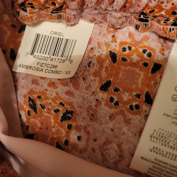 BCBG printed shorts in ambrosia combo - Picture 4 of 5